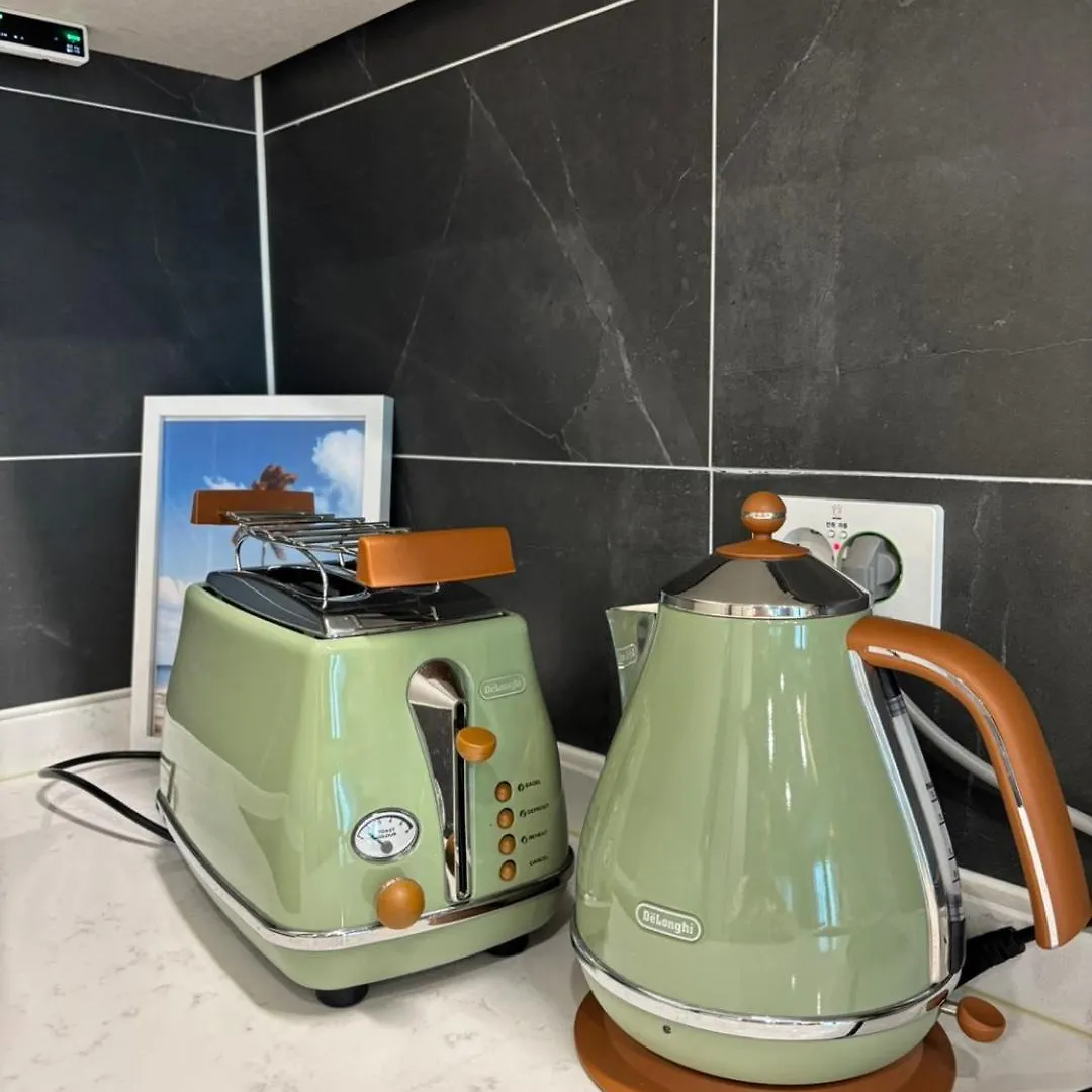 1 Minute To The Beach! Free Parking! Sauna And Gym Busan