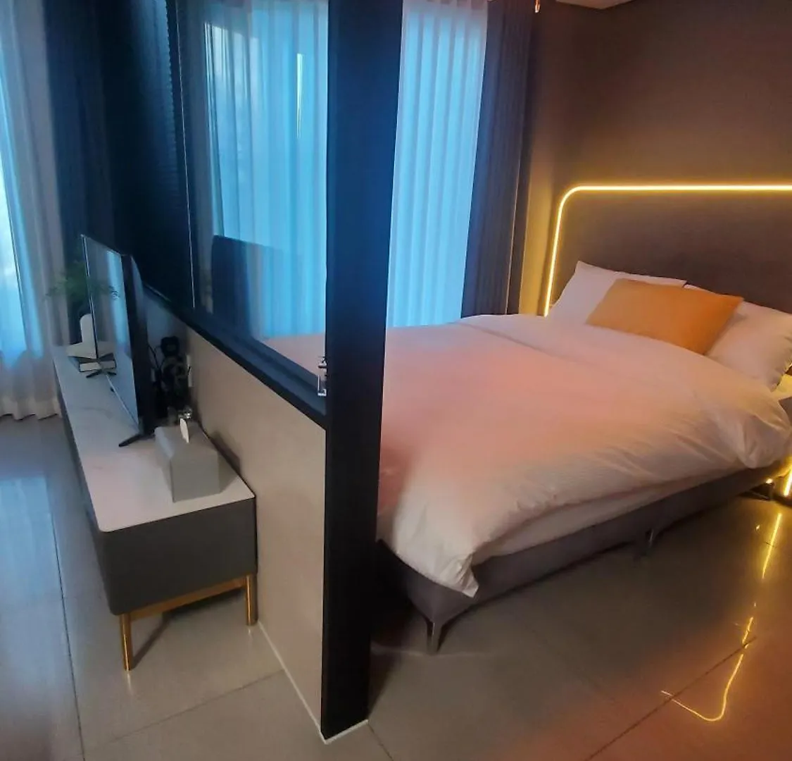 Apartment 1 Minute To The Beach! Free Parking! Sauna And Gym Busan South Korea