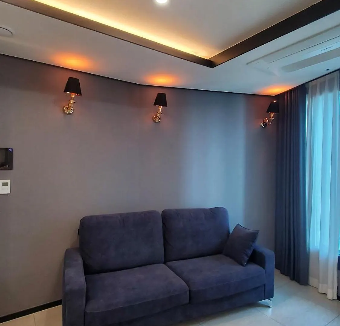 Apartment 1 Minute To The Beach! Free Parking! Sauna And Gym Busan