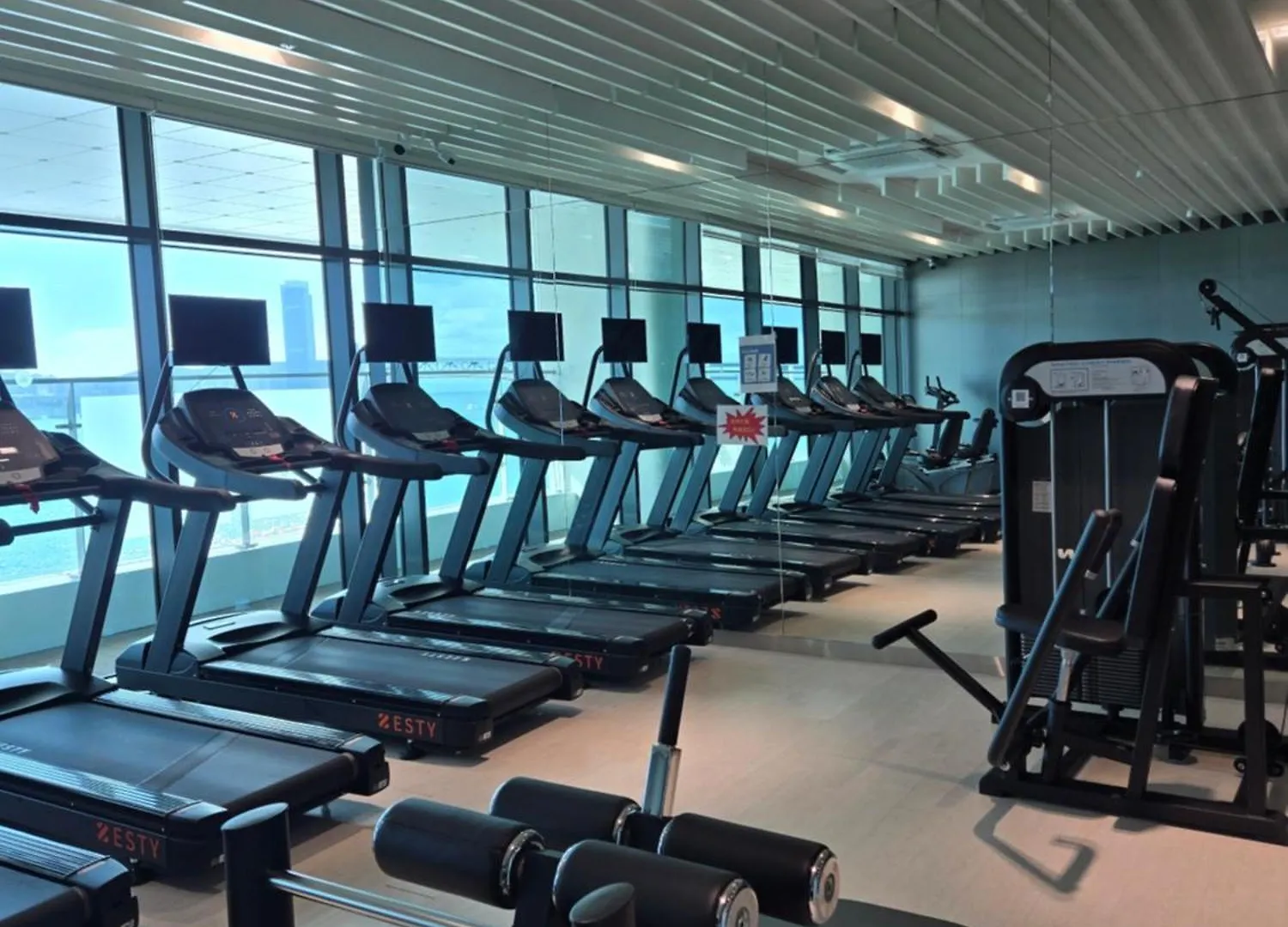 1 Minute To The Beach! Free Parking! Sauna And Gym Busan South Korea