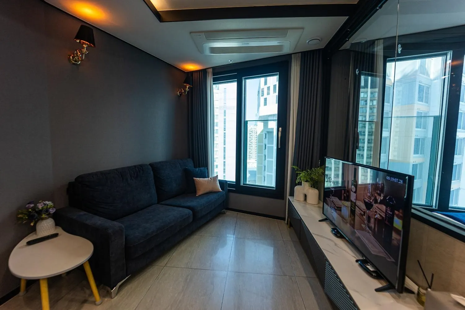 1 Minute To The Beach! Free Parking! Sauna And Gym Busan 0*,  South Korea