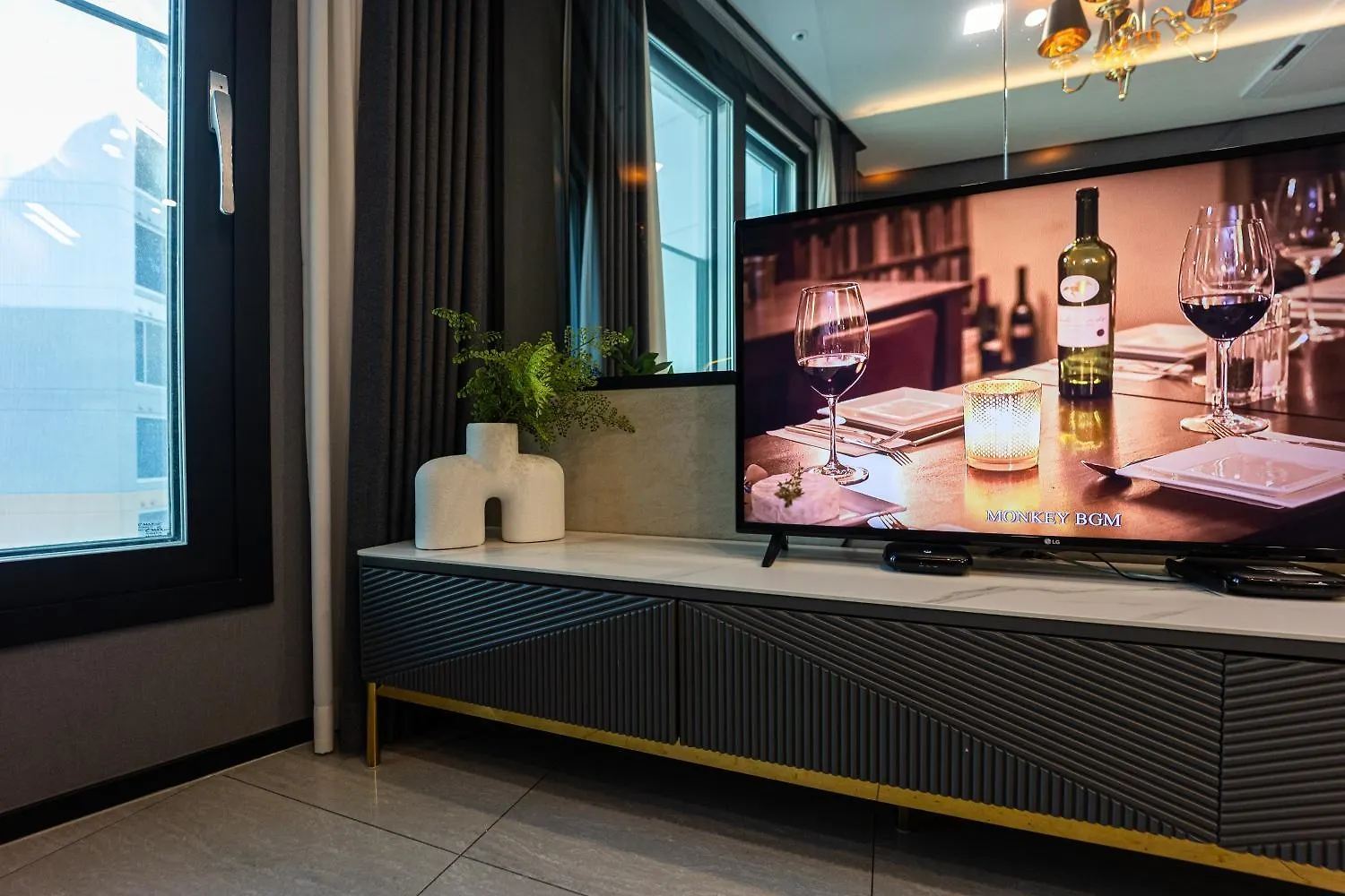 Apartment 1 Minute To The Beach! Free Parking! Sauna And Gym Busan