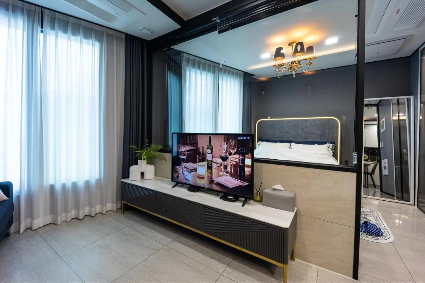 Apartment 1 Minute To The Beach! Free Parking! Sauna And Gym Busan