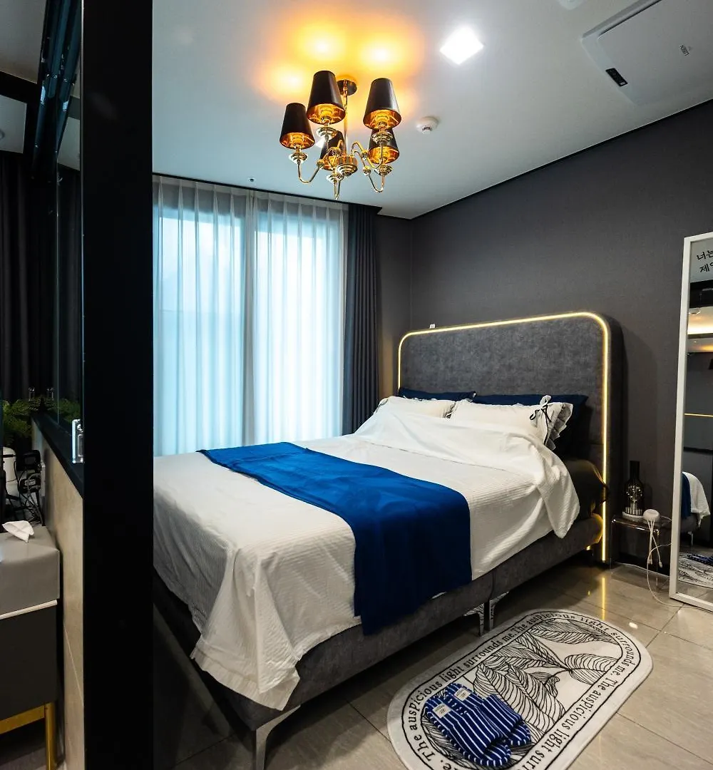 Apartment 1 Minute To The Beach! Free Parking! Sauna And Gym Busan